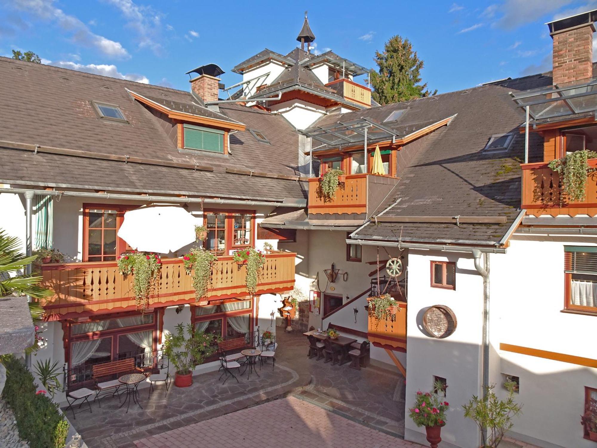 Staudacher Hof-Das Romantische Haus Millstatt Exterior foto